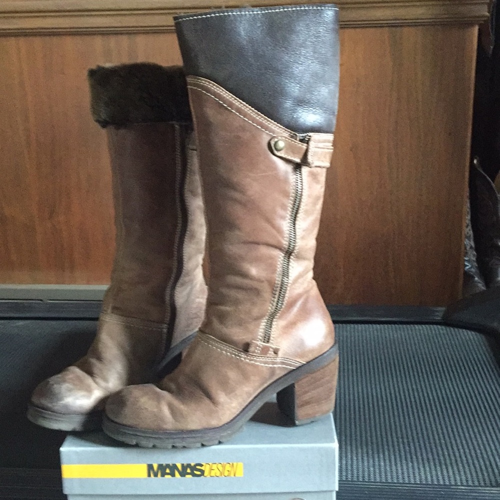 Boots - Picture 2 of 6